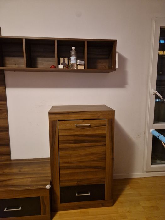 Секция Хол идеално състояние, без забележки.