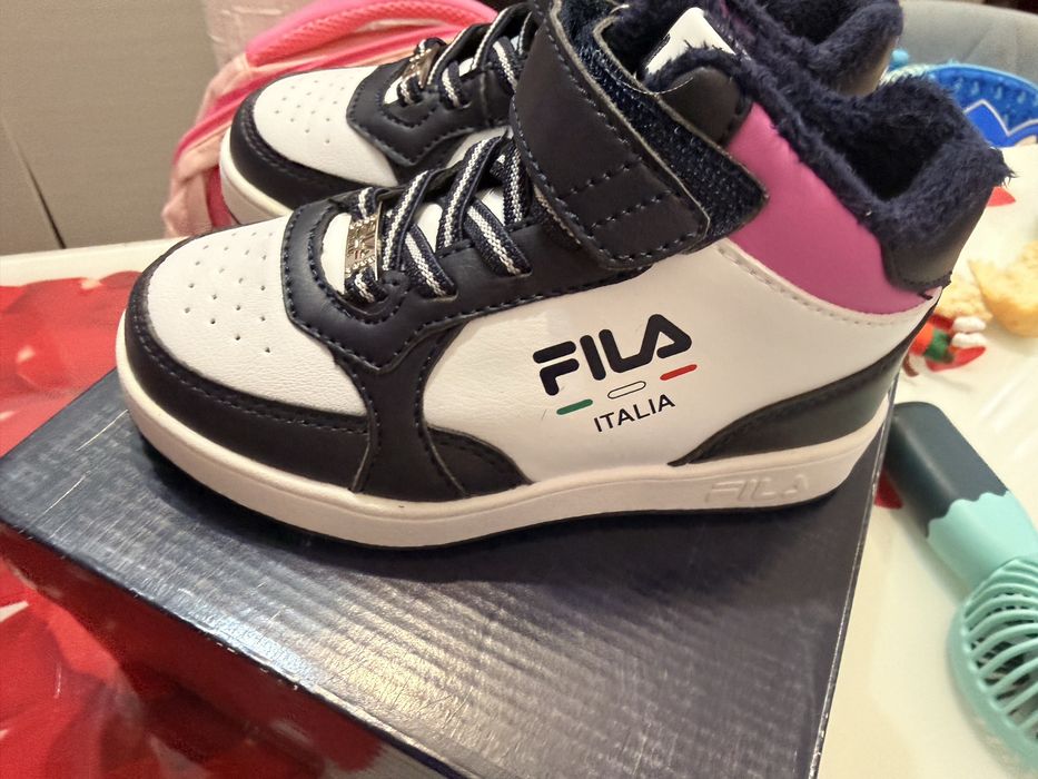 Adidasi sport fetita