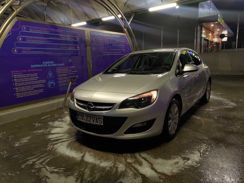 Opel Astra J Hatchback 2013 1.7 CDTI Diesel