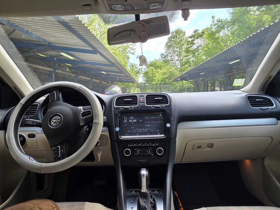 Vand Golf 6 din 2011, 5200 euro, pret negociabil, cutie automata, 7+1 viteze, bine intretinuta cu service la zi