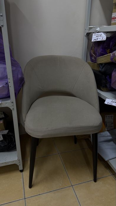 Стулья (2) и столик