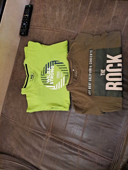 10 броя блузи с дълъг ръкав и 2 броя долнища