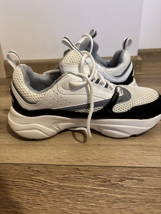 Dior B22 Alb cu negru