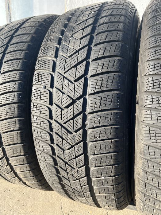 4 бр. зимни 235/60/18 Pirelli DOT 4220  5-6 mm