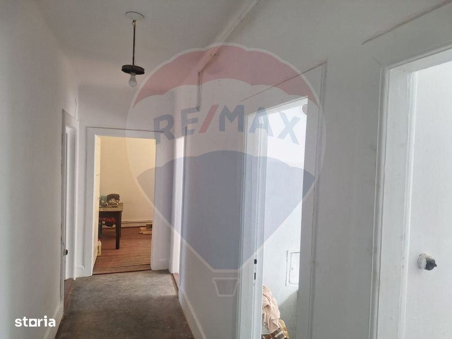 Apartament cu 2 camere în zona Central Simeria, Hunedoara