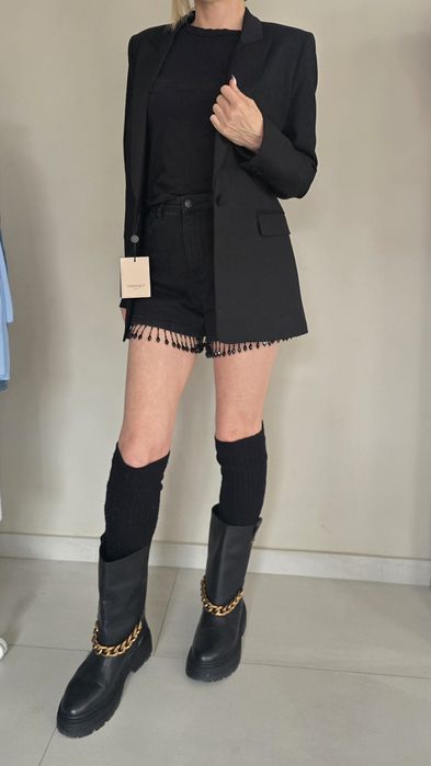 Къс черен дънков панталон/шорти, размер 25 S, 30 и 31 L, с кристали!Къ