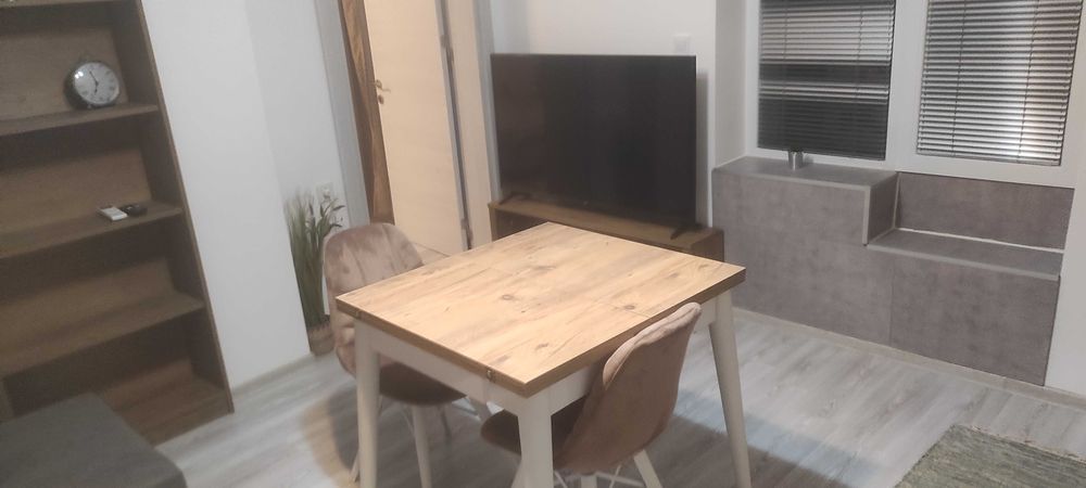 Дава се под наем Двустаен апартамент в Шумен, Център - 46 кв.м за 357 € - Снимка #15