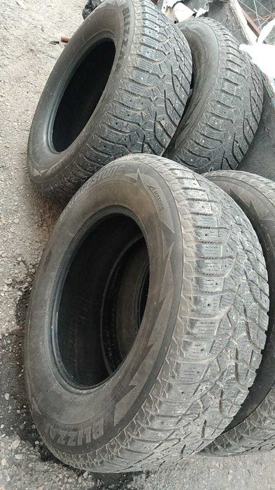 Продам зимние шины на джип