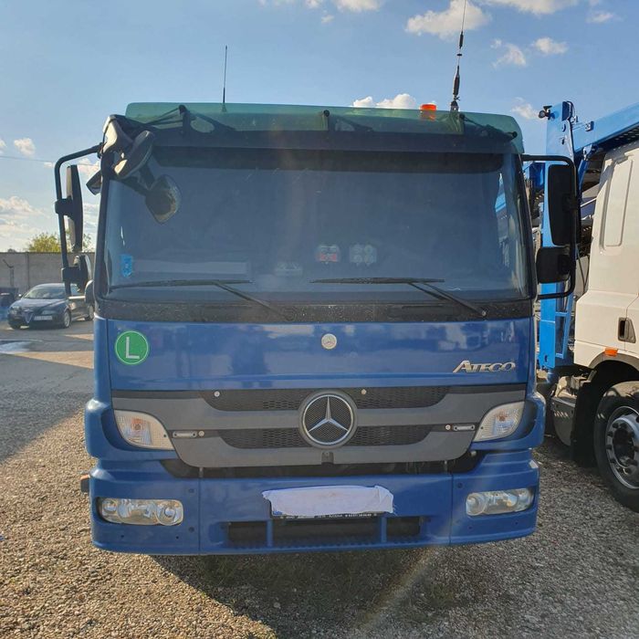 Transportor auto Mercedes Atego cu platforma Baranyai