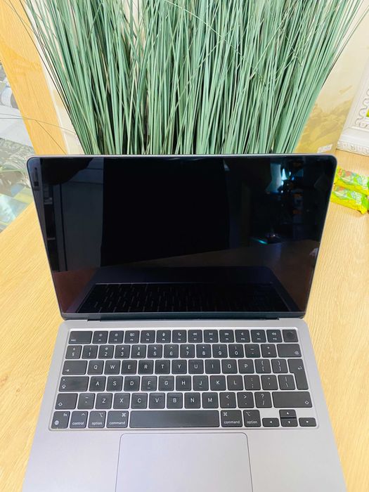 MacBook Air 13 2022, Apple M2, 8GB RAM, 256GB SSD, Space Grey, 97% BH