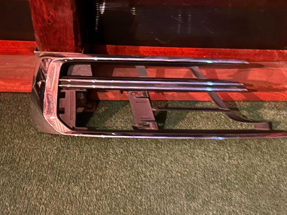 решетка дясна предна броня Audi A8 d5 мод 2017-2021 г. #027S.