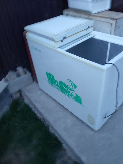 Продам морозильник