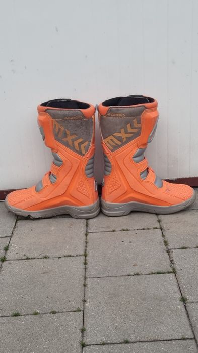 Echipament enduro (bluza pantaloni ghiozdan cizme armura