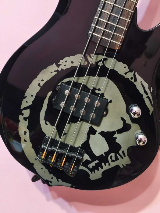 B.C. Rich Havoc Skull One bass , бас китара signature модел на John Moyer от Disturbed