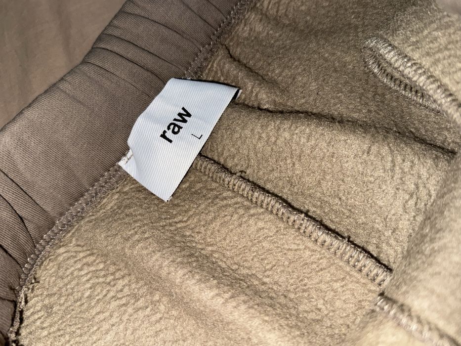 Тройка. Бренд (raw).