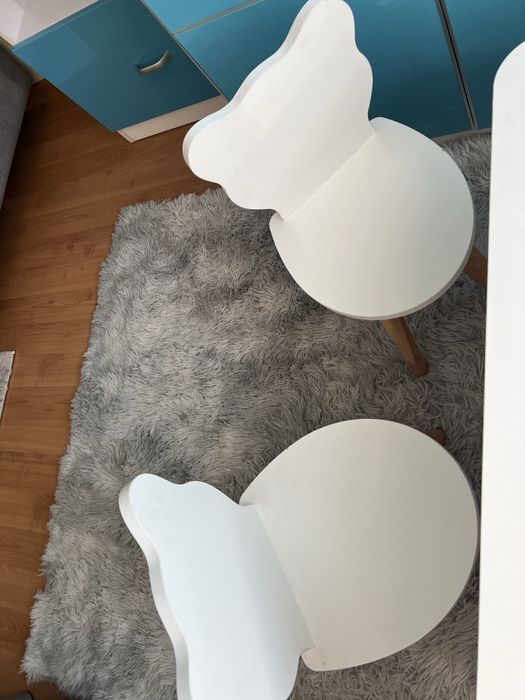 Детский стол с 2 стульями