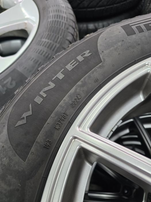 4 Броя 235/60/18 Pirelli 2x7,5mm 2x7,2mm 24dot