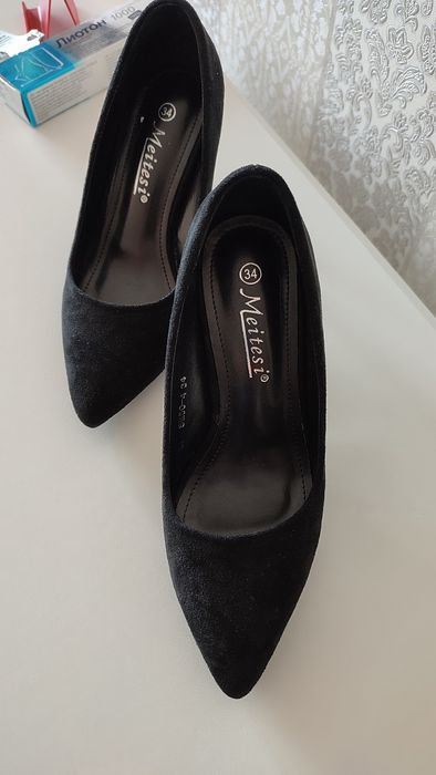 Туфли 34 размер черные замшевые