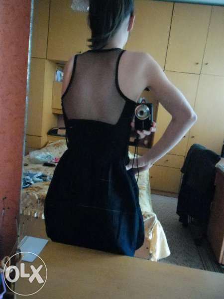 Малка черна рокля балон