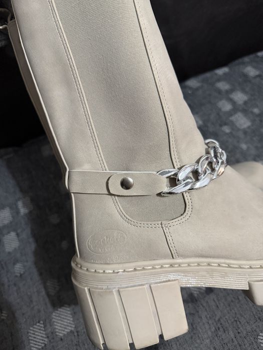 Страхотни боти Dockers