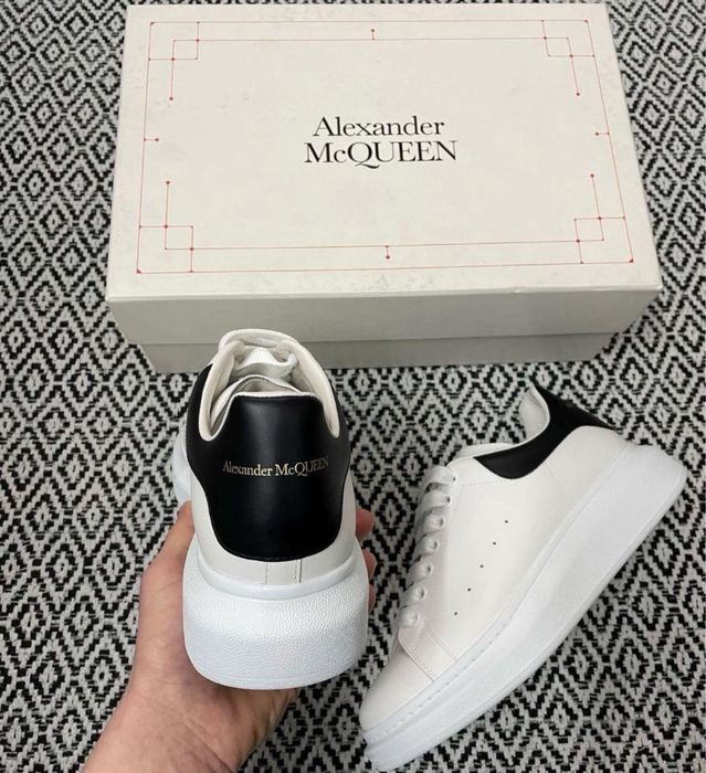 Adidasi Alexander MCQUEEN alb cu negru model clasic premium