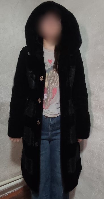 Шуба женская чёрная