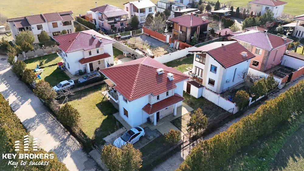 Продава се Къща в с. Гюльовца, Област Бургас - 161 кв.м за 1361 €/кв.м - Снимка #1