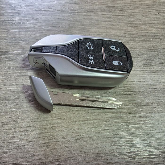 Кутийка за ключ за Maserati