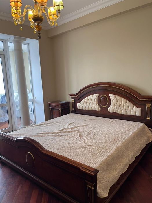 Продам спальный гарнитур