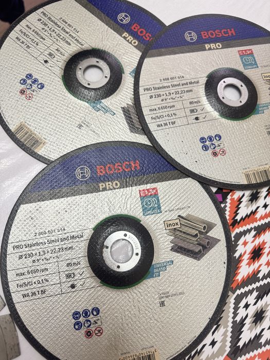 Есть метальные диски и алмазные диски