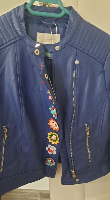 Vând Geacă  nouă cu etichetă