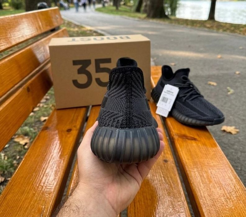 Adidasi Yeezy Boost 350 Negru Black - Unisex