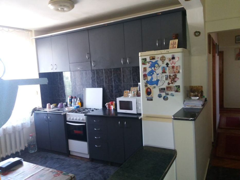 Vând apartament 4 camere Sânmartin