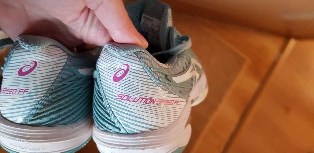 Pantofi sport Asics pentru tenis