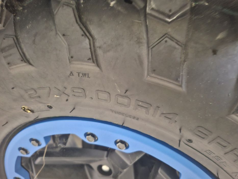 Продам резину на квадрика.