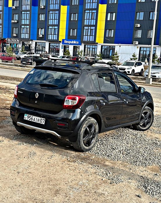 Renault-Sandero/Stepway,АВТОМАТ,2015г