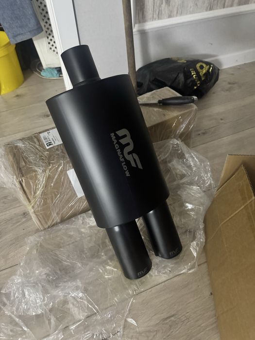 Продам пару Magnaflow прямоток