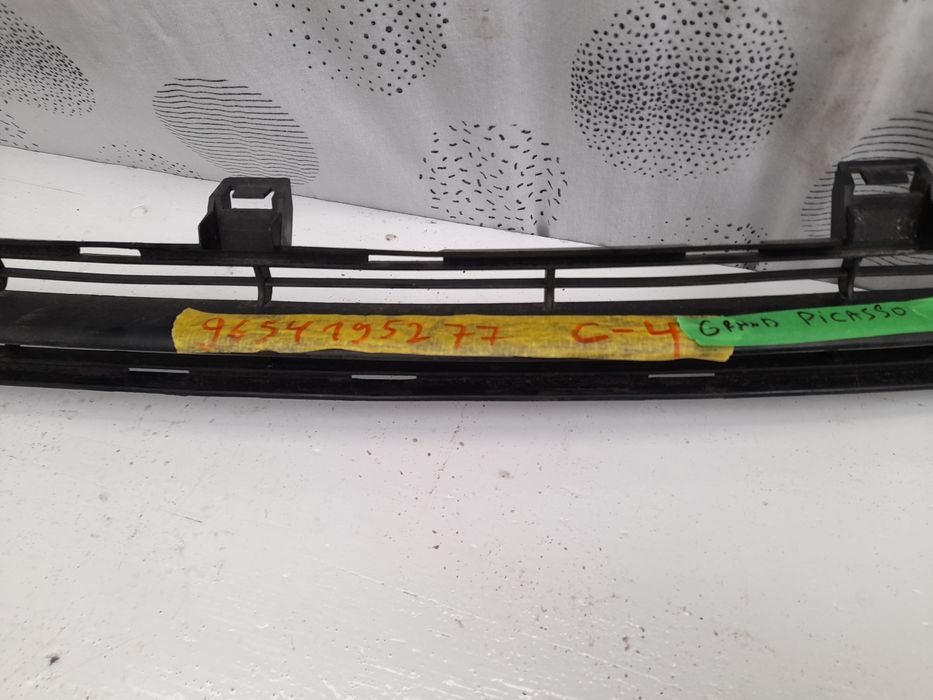 Грил решетка въздухобрана Citroen C4 Grand Picasso