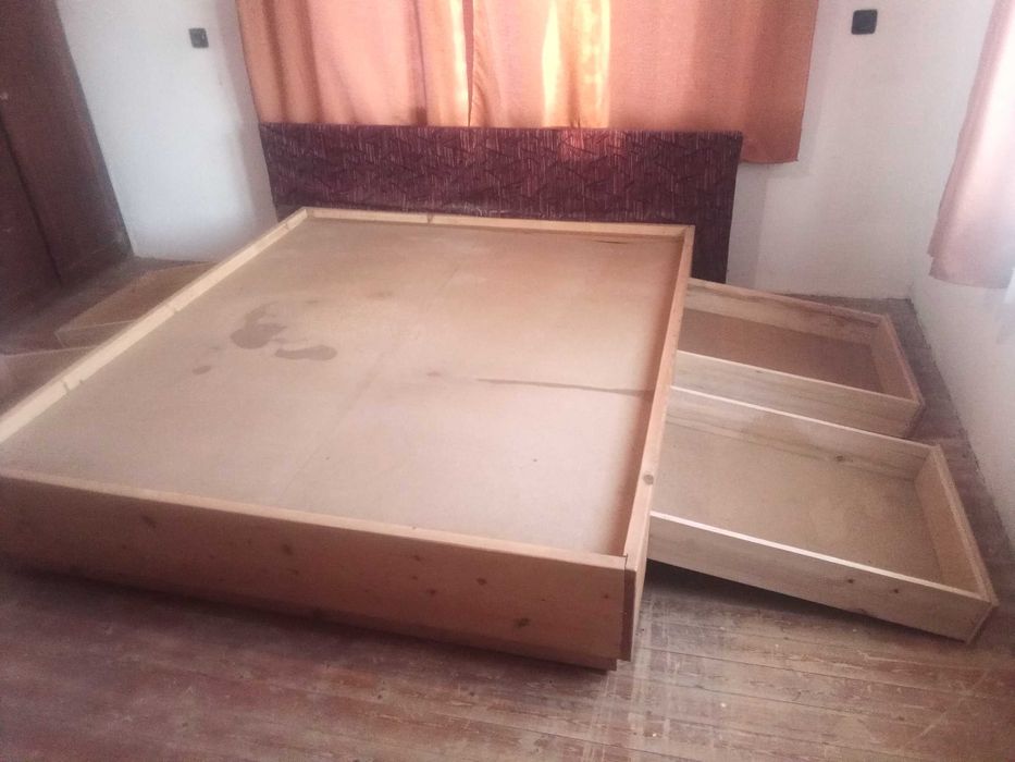 Спалня от масивно дърво