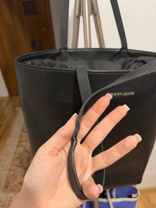 Geantă Tommy Hilfiger neagra