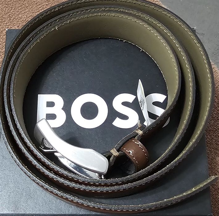 Curea Hugo Boss maro