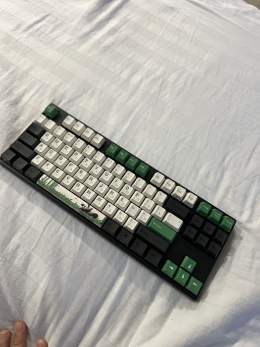 Продам клавиатуру