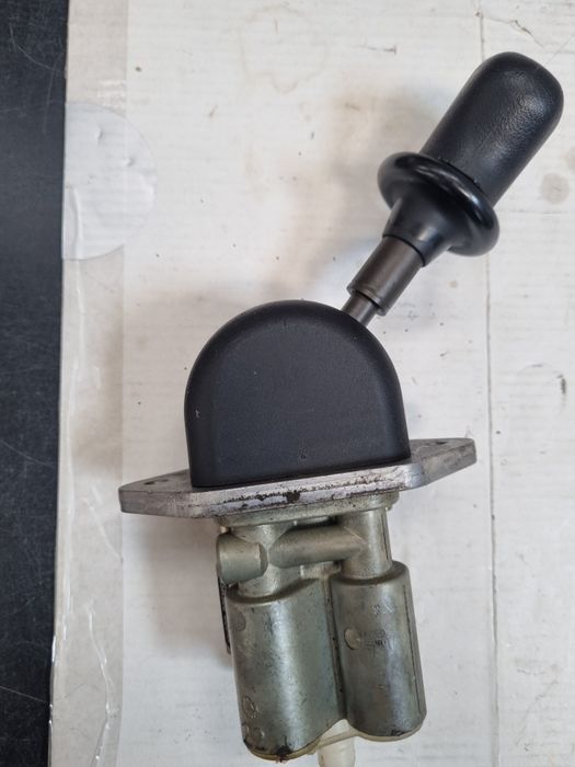 Maneta frână mână mercedes actros,atego,setra knorr bremse  0481016603