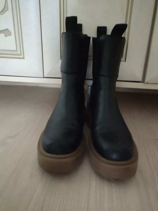 Продам женские ботинки,Челси размер 38