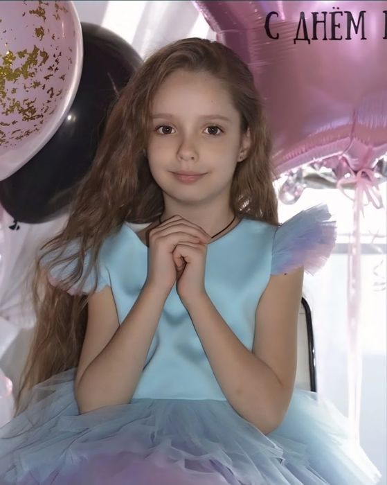 Продам платье 140-146