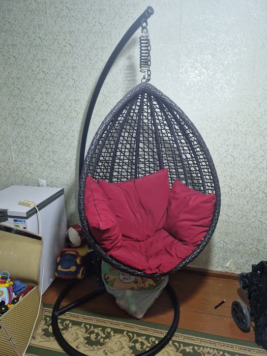 Продам качелю кокон