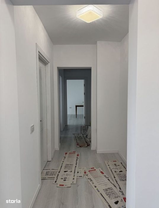 Apartament cu 4 camere de vânzare în zona Calea Călărașilor