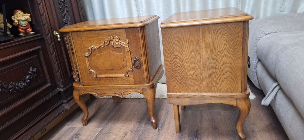 Старинни нощни шкафчета