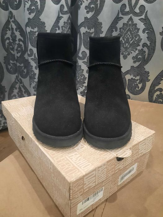 Оригинални дамски боти UGG