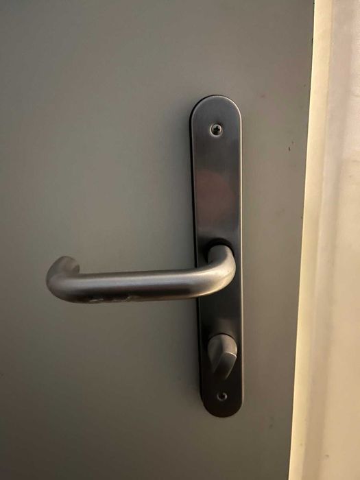 к-т дръжки и шилдове за електронни брави